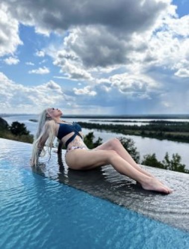 Индивидуалка Анечка с Сюрпризом 